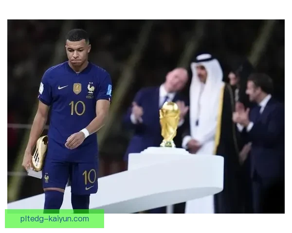 姆巴佩世界杯银球奖表现稳健，持续吸引全球关注